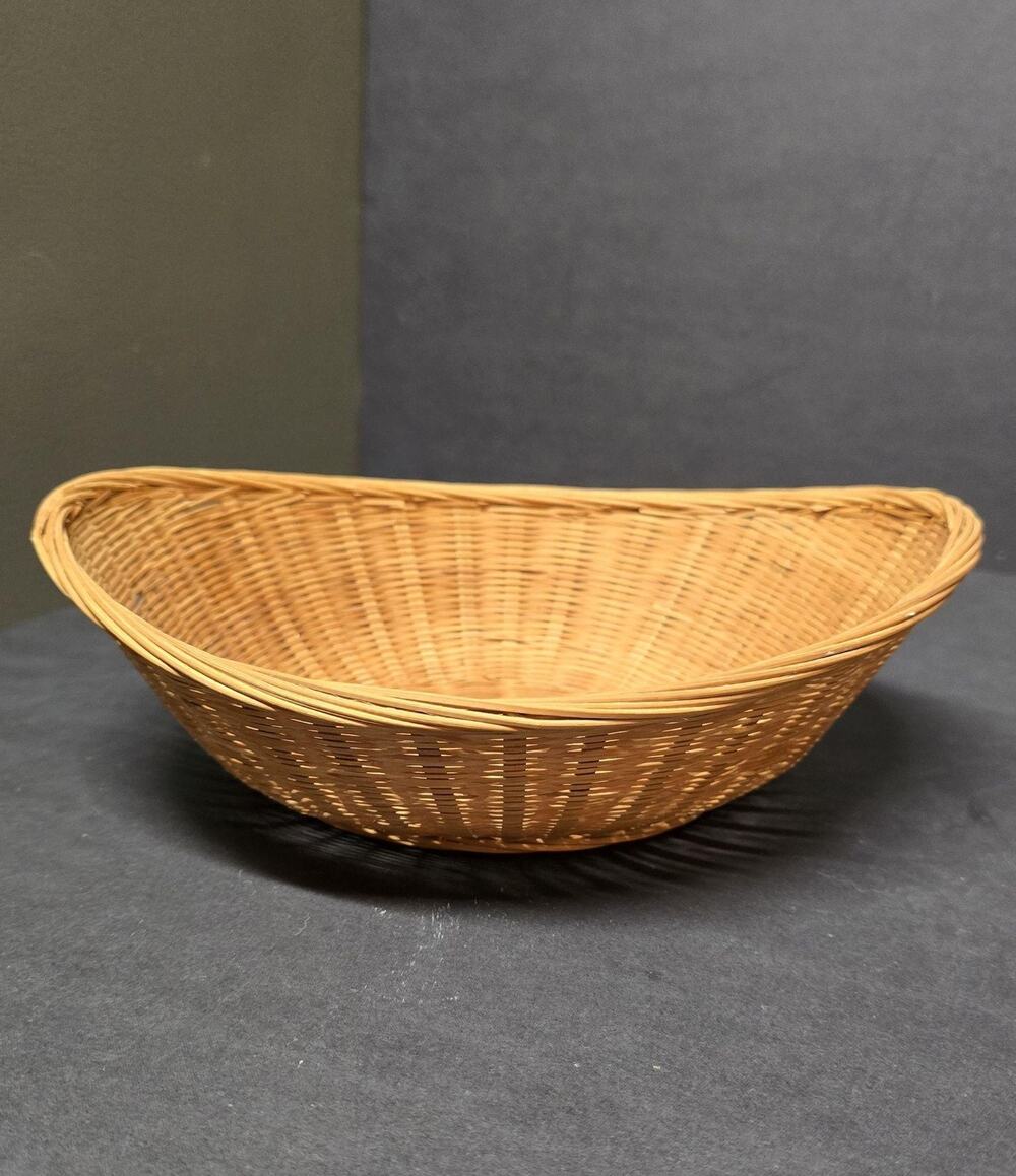 Vintage Brown Wicker Bread Fruit Basket Oval Weave Country Farmhouse Kitchen